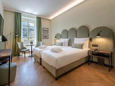 מלון Stadt Citta 4*