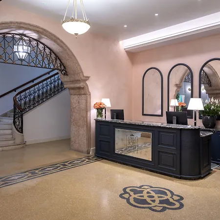 Stadt Citta Hotel 4*